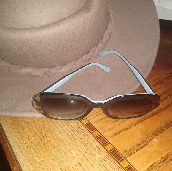 Glasses,Prada. - Picture 2 of 4